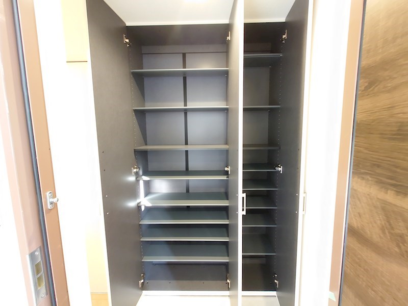 エフイー大阪狭山 玄関