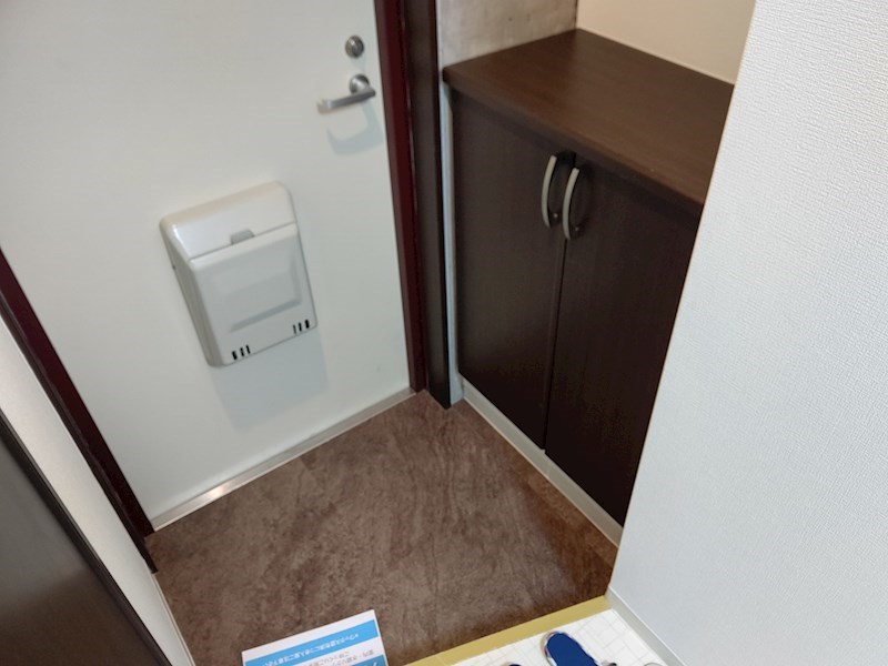シュライクなかもず 玄関