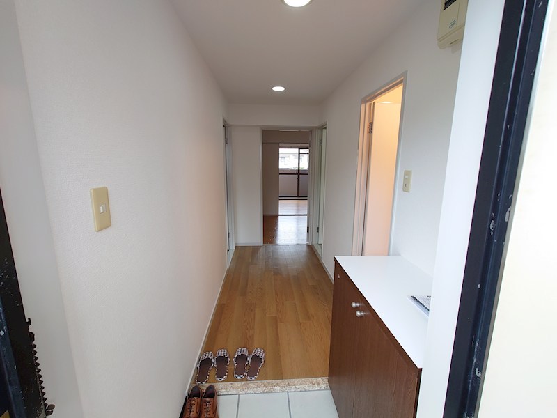 真田マンション 玄関