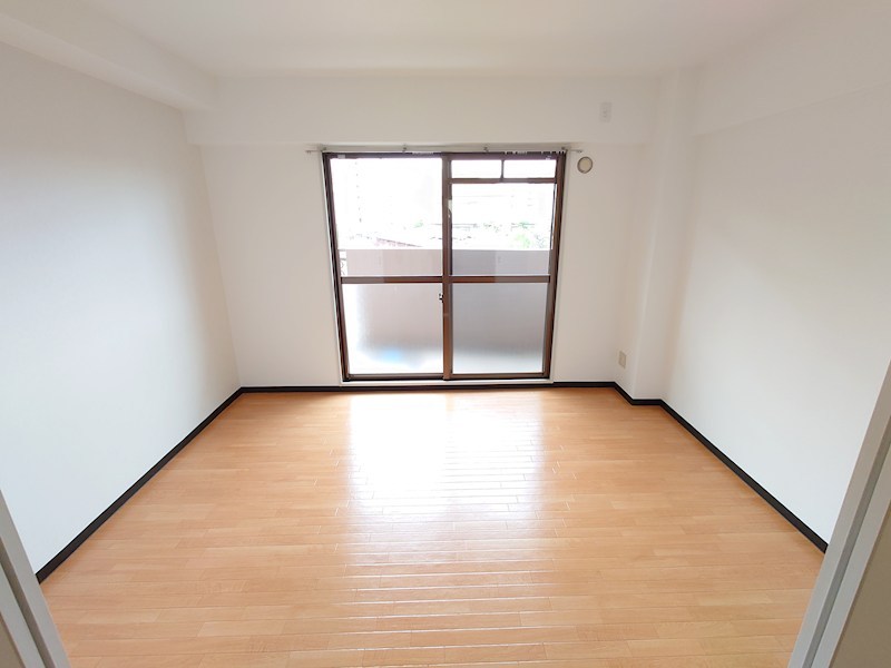 真田マンション ベッドルーム