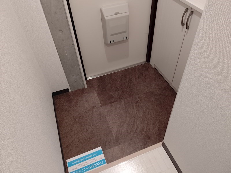 シュライクなかもず 玄関