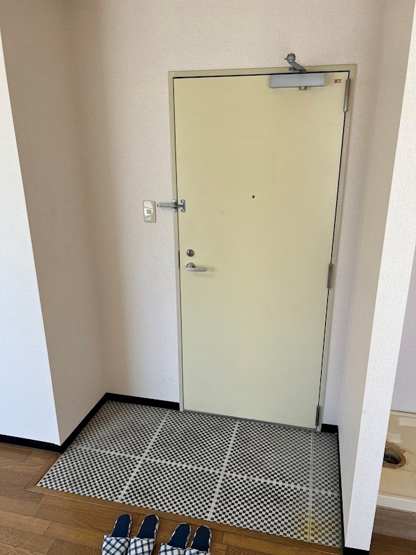 レジデンスC1 玄関