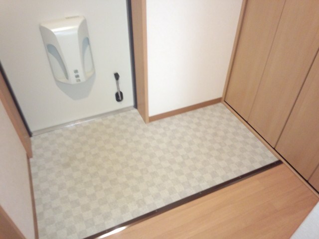 セレナ長池 玄関