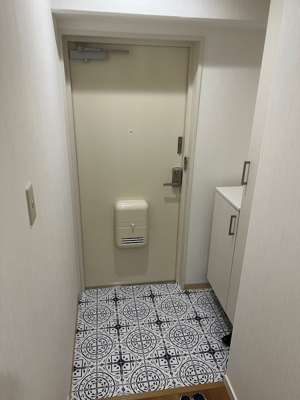 グランドール深井 玄関