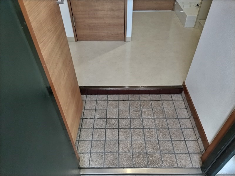 ドムス白鷺  玄関