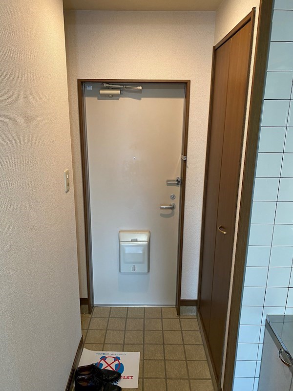 フジパレスシェソワ土塔 玄関