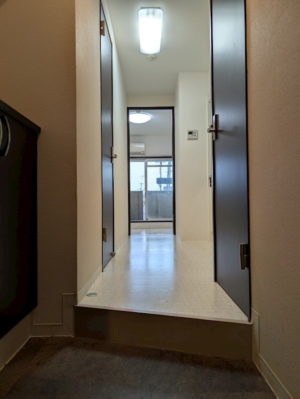 シュライクなかもず 玄関