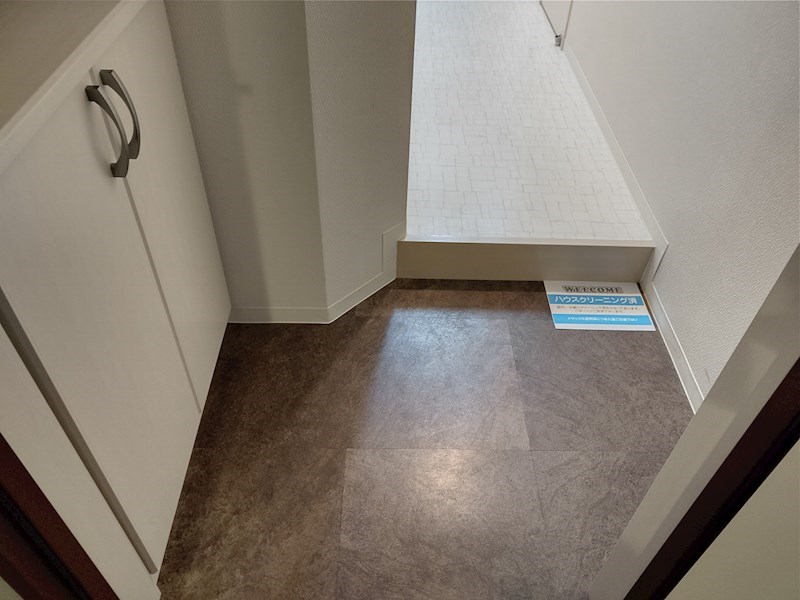 シュライクなかもず 玄関