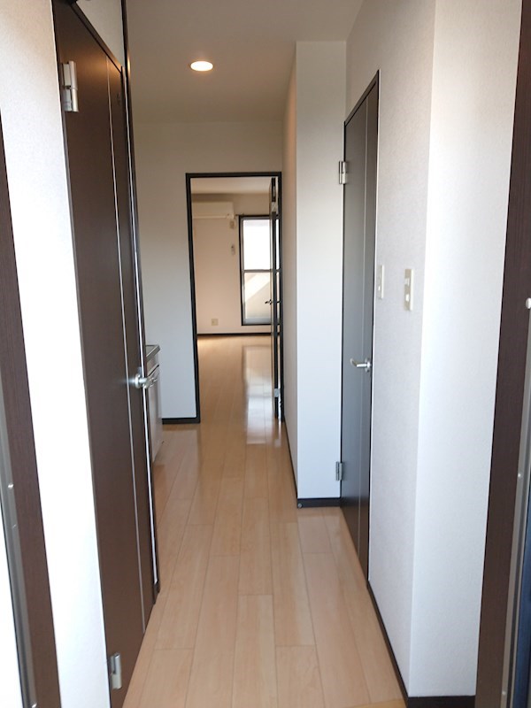 クレイン  玄関