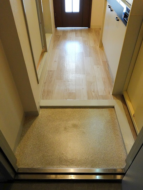 SEIBY朱鷺 （セイビートキ） 玄関