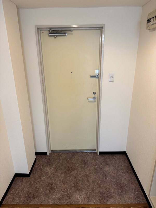 レジデンスC1 玄関