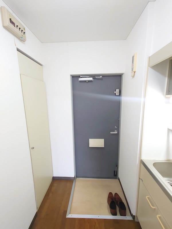 パープルマンションⅢ 玄関