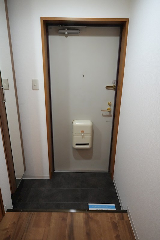 リバーサイド中もず  玄関