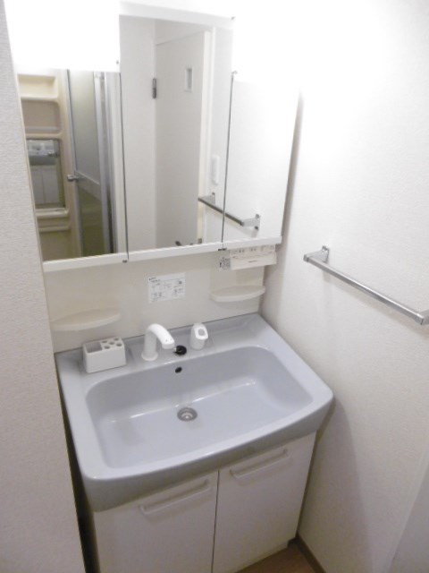 新川崎ロイヤルパレス 玄関