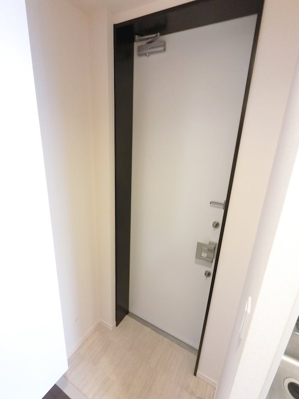 プランドール新城 玄関