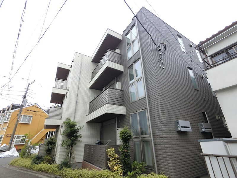 アドゥシール 301号室 外観