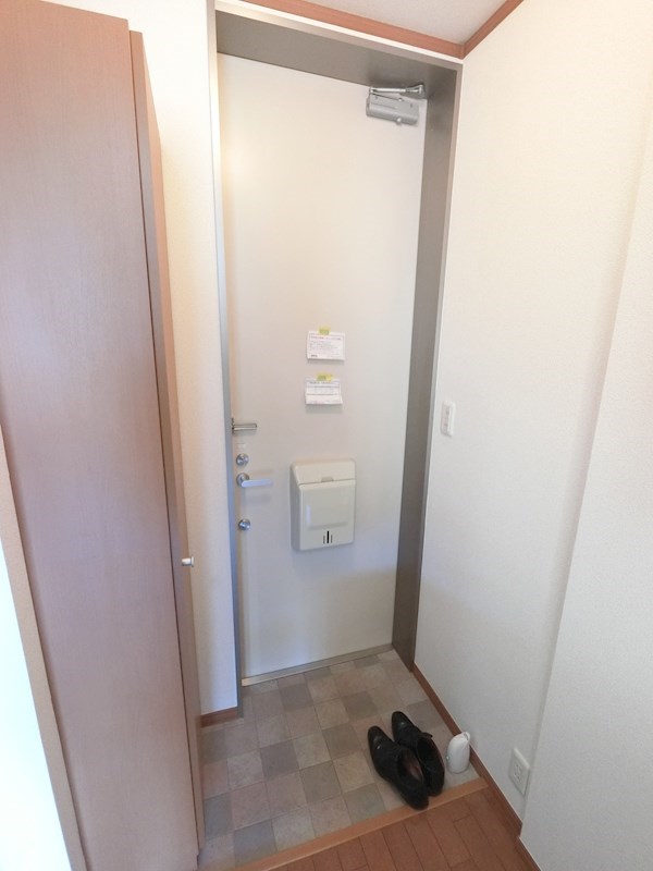 プチメゾン青木 玄関