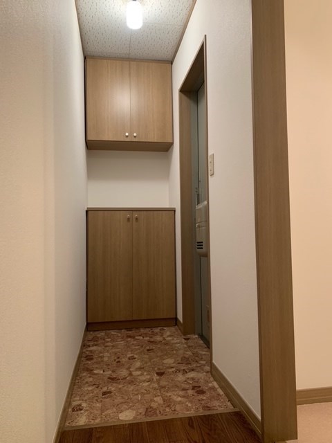 メゾンアゼリア 玄関