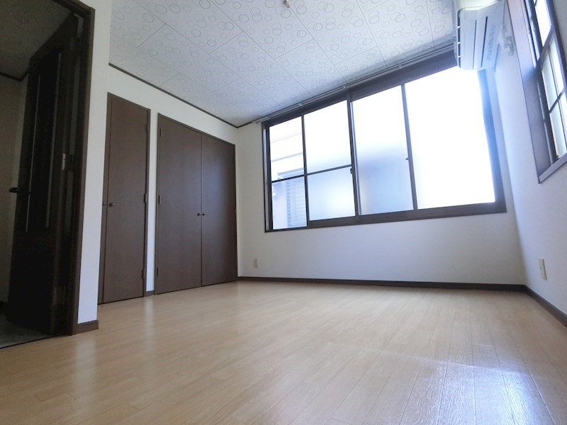 グランデュールイズミ ベッドルーム