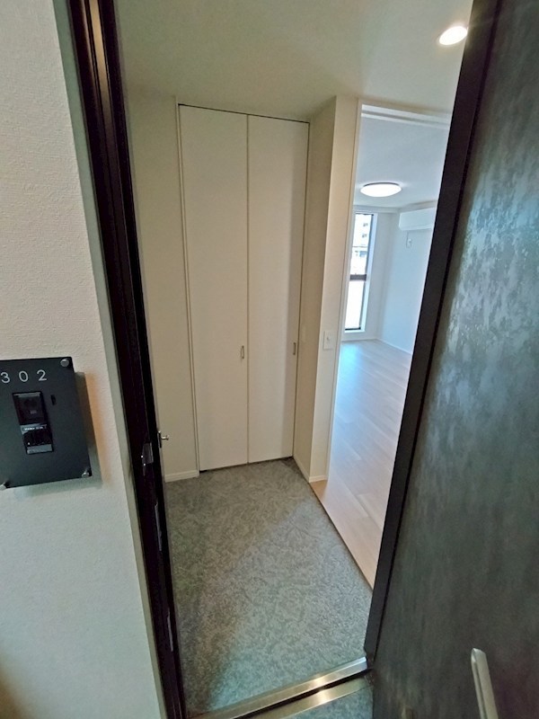 GLOW RESIDENCE 玄関