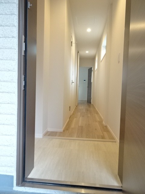 クエストコート 玄関