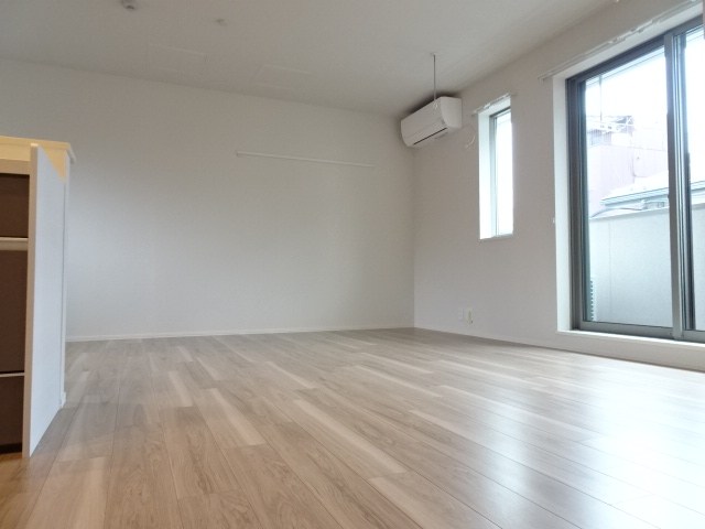 クエストコート リビング