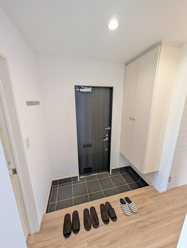 ヴィブレハイム・K 玄関