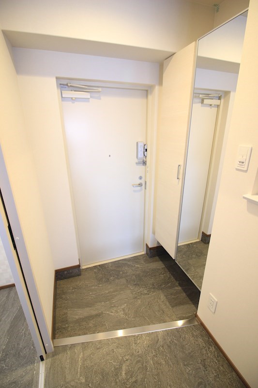 コンプレート古船場 玄関