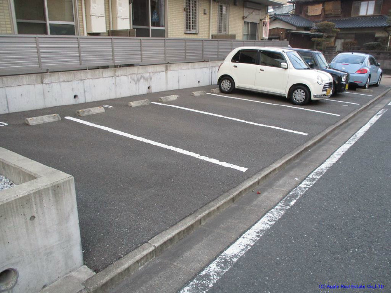 カーサ竪林   駐車場