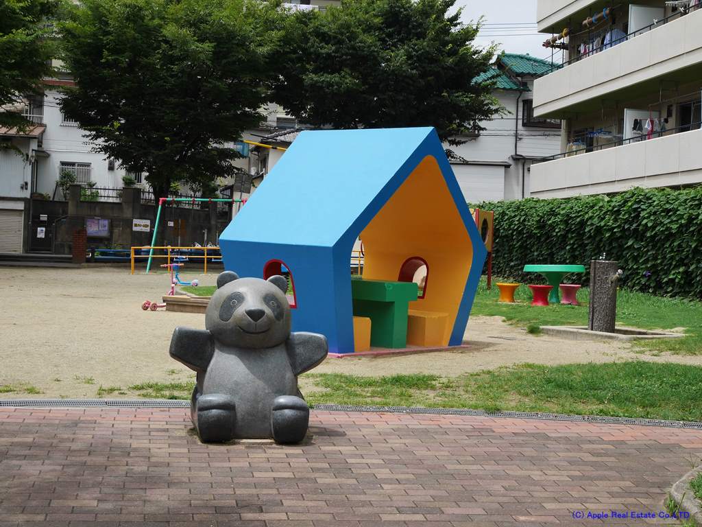 ニューセジュール緑ヶ丘　B棟     公園