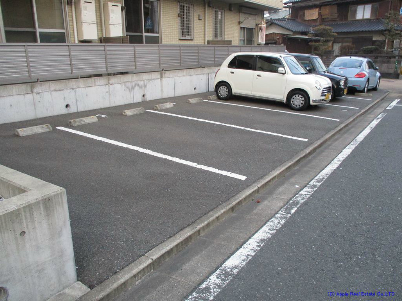 カーサ竪林   駐車場