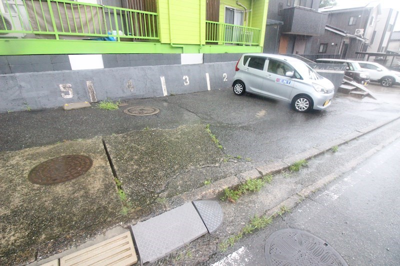 門司港アパートメント   駐車場