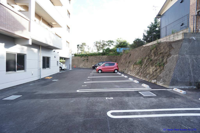 T the style  駐車場