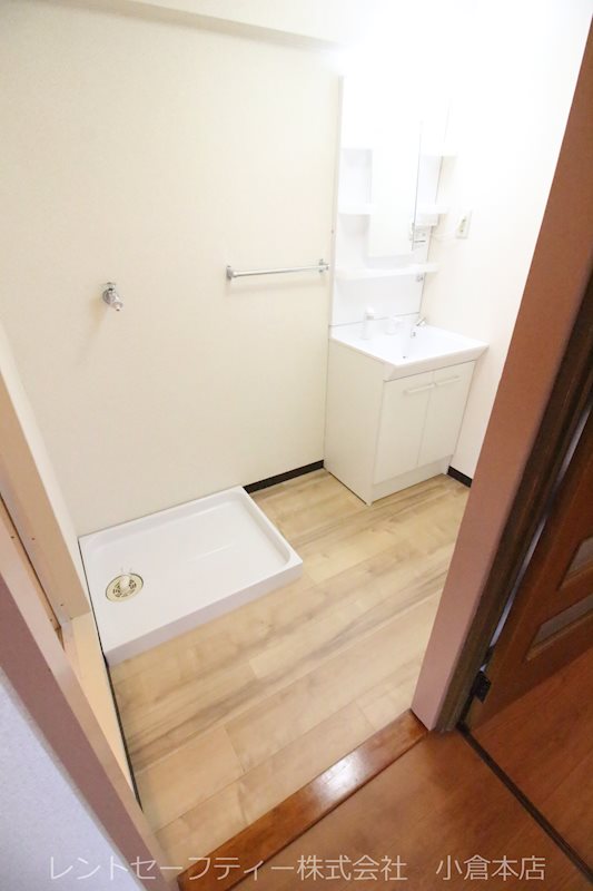 シャトレ中井 洗面所