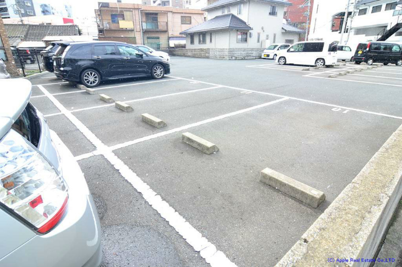 ハイツ中島 駐車場