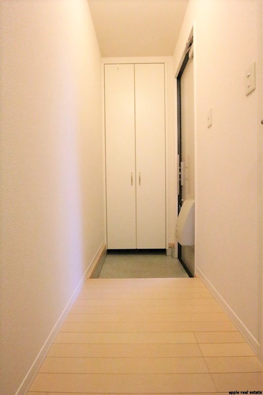 ロアーブル弐番館   玄関