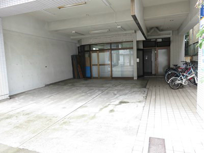 ハーモニーハイツ   駐車場