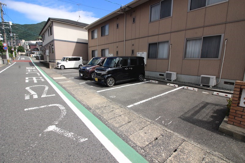 クッキースクエアA棟 駐車場