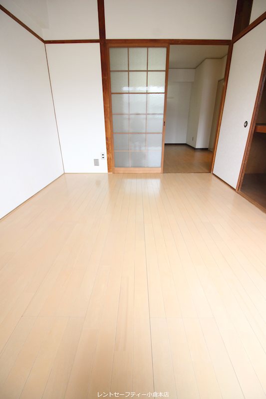 有田興産ビル ベッドルーム