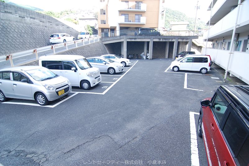 ハイツシーサイドⅠ  駐車場
