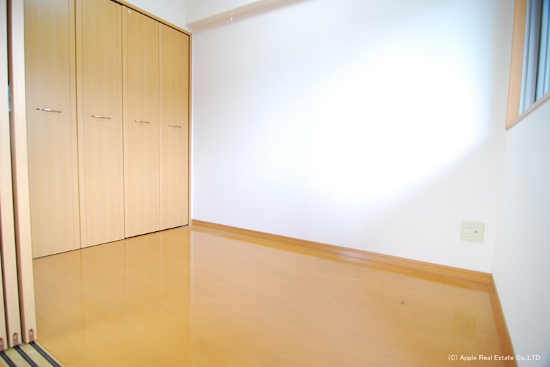 出屋敷館  ベッドルーム