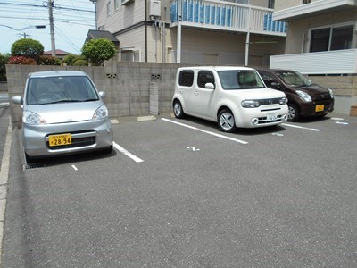 ウィルモア西新町   駐車場
