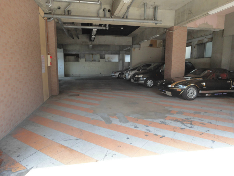 ヤスヤビル　  駐車場