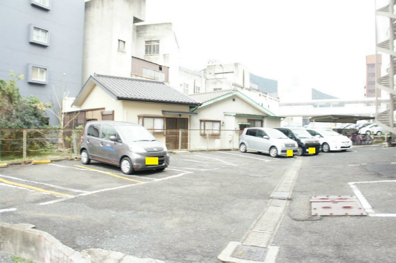 第8岡部ビル 駐車場