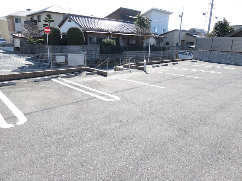 D-room上二十町 駐車場