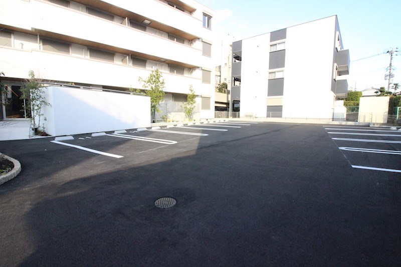 Heritage NAKAI Manoir 駐車場