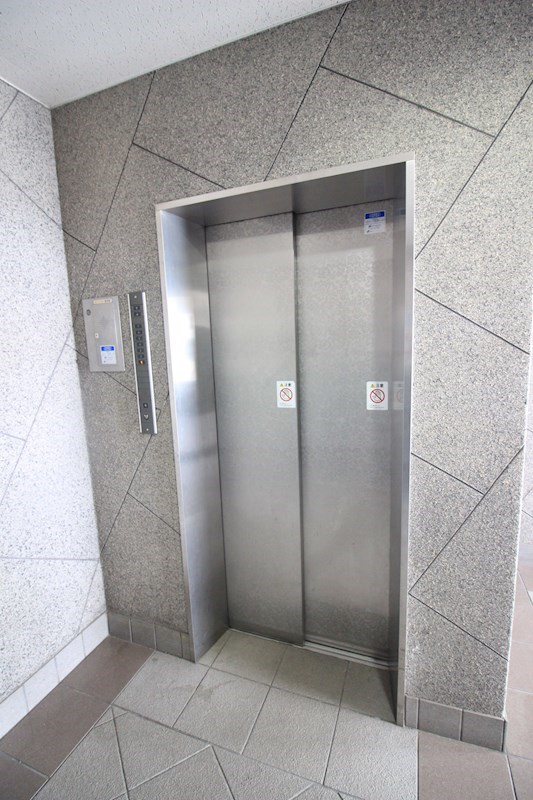 ランドスペース弁天町  ロビー