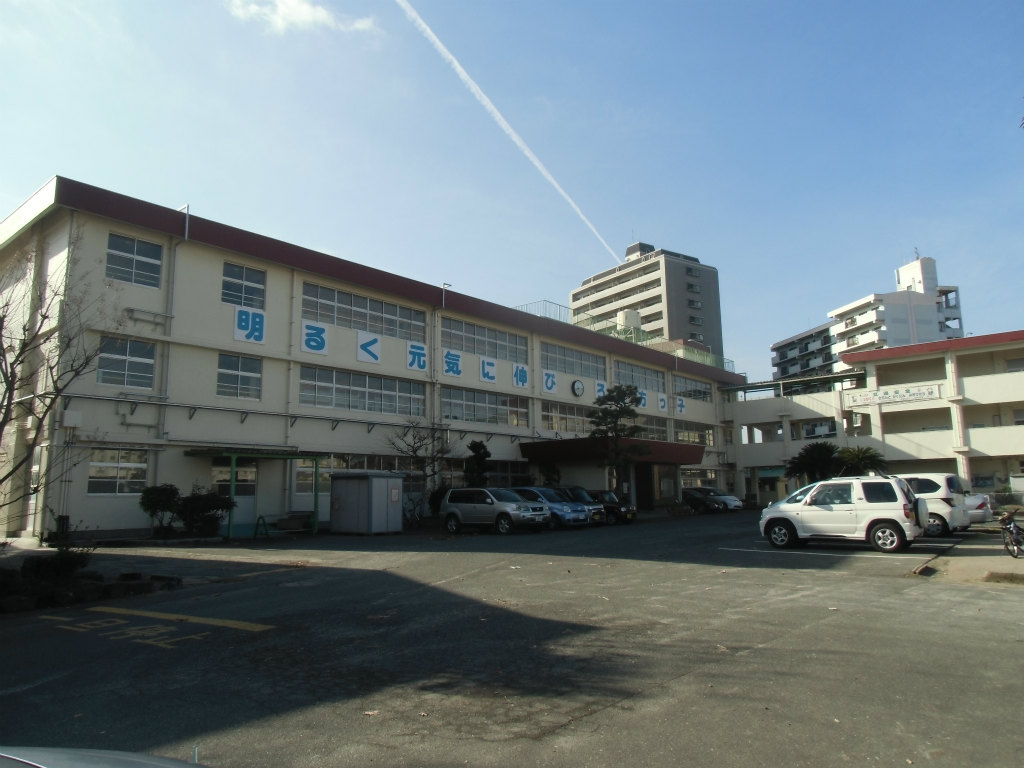 ニューエバーグリーン小倉 小学校