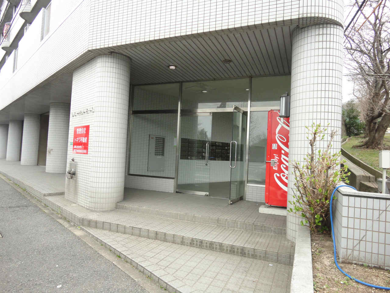 ロードリーR3 エントランス