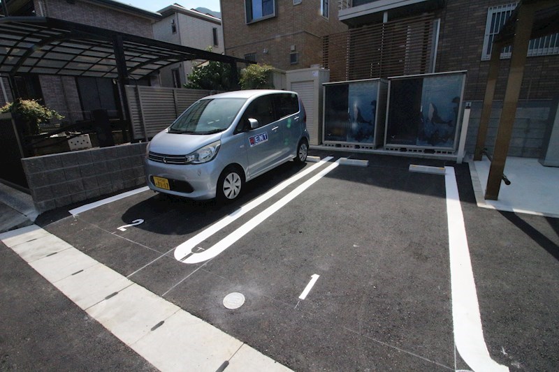 コートユウ　F棟 駐車場